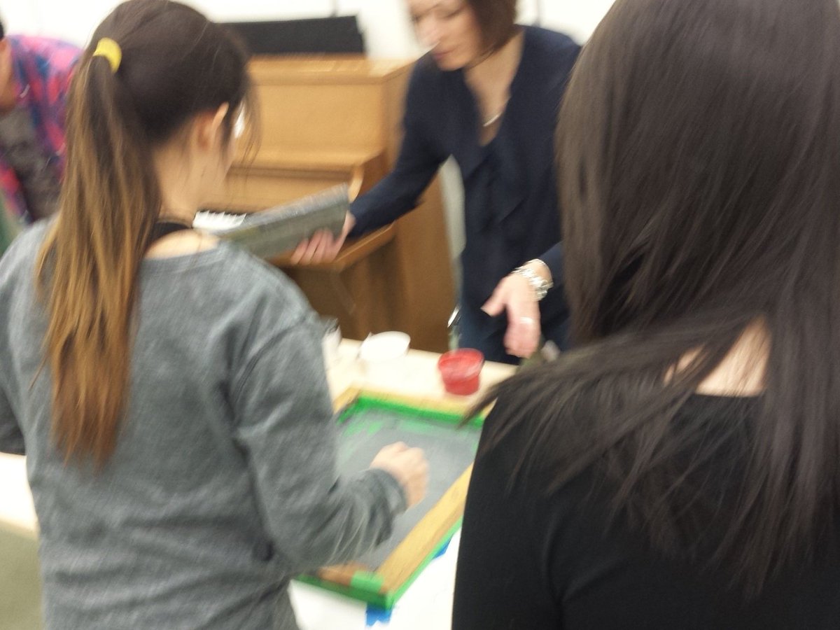 JKRosebluff's tweet photo. Painting Rabbit furs #walk2gether @martinmonarchs @BalfourColl https://t.co/Py8q9fO2tg