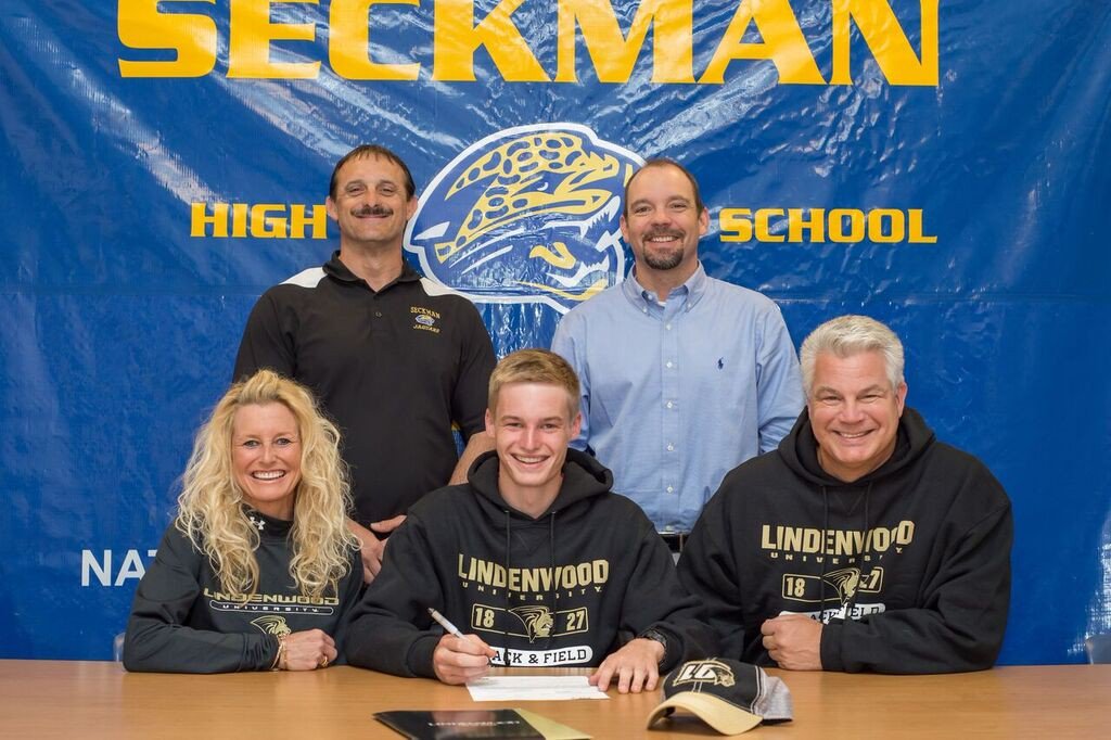 New Story: Hunter Drew Signs with Lindenwood University shsjaguars.com/2016/04/14/hun…