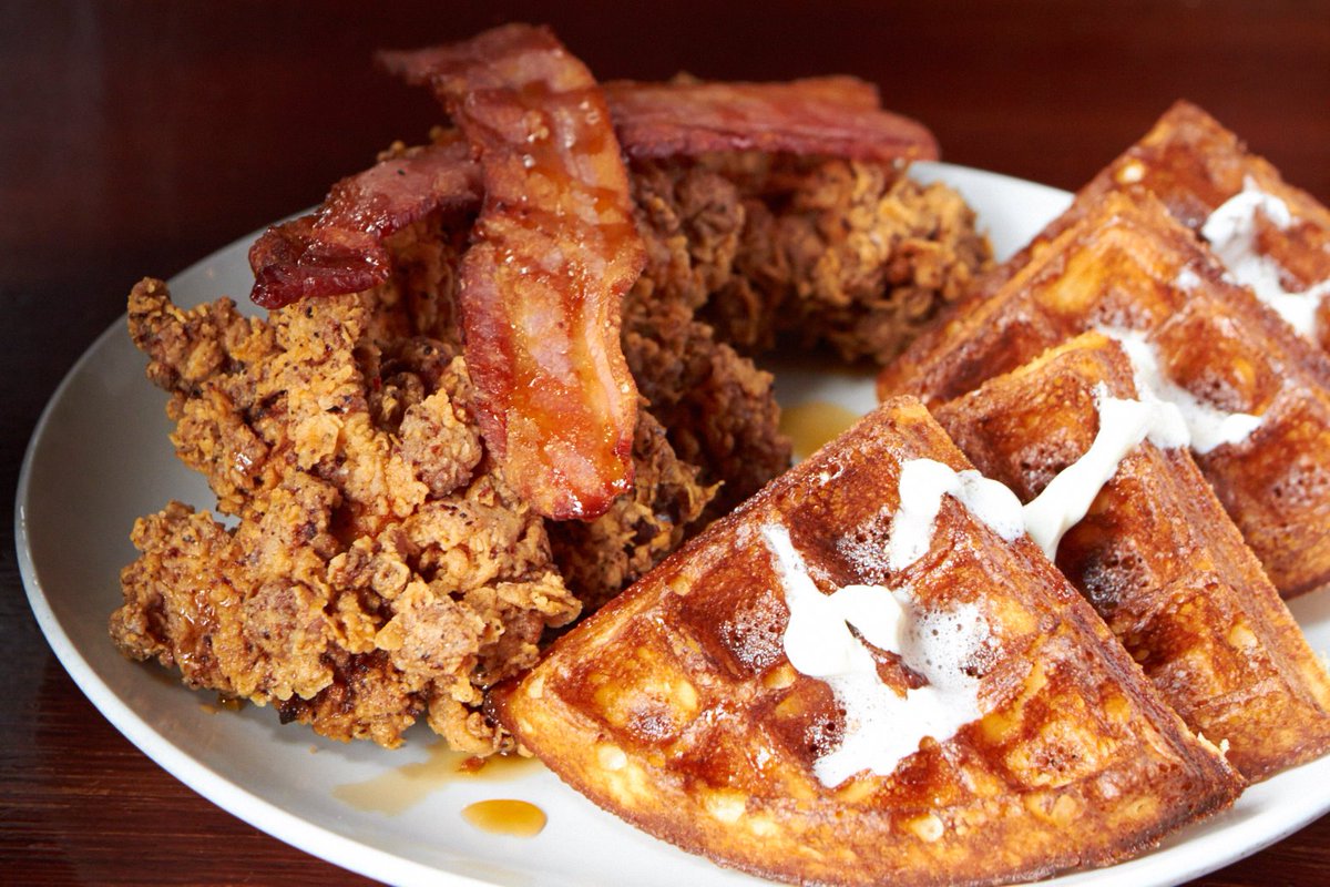 Zerozerosf's tweet image. chicken and waffles are back! @Zerozerosf #brunch !