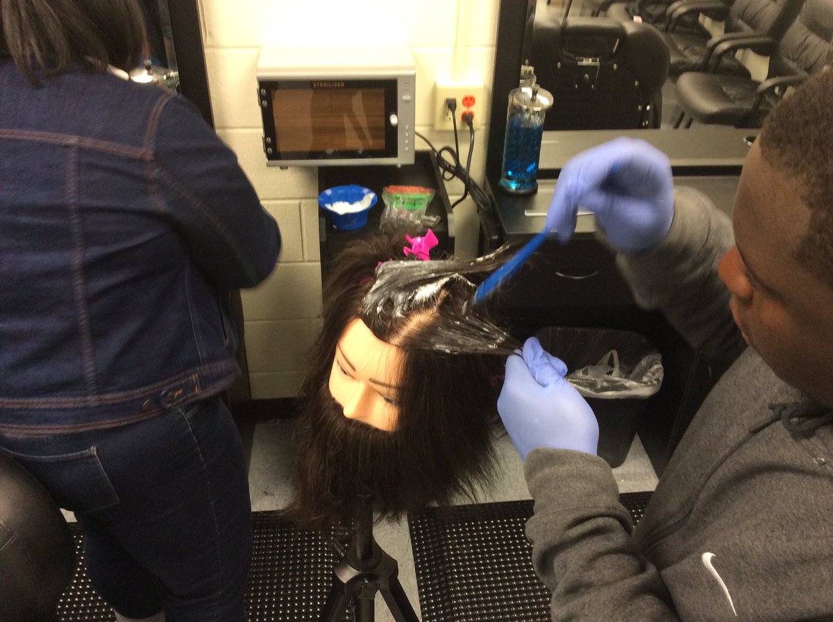 RV_Barbering's tweet photo. Master Hair Care students work on relaxers today @mrsrichardsonrv @DrFoxworth @rvhs https://t.co/cUabbMlpTt