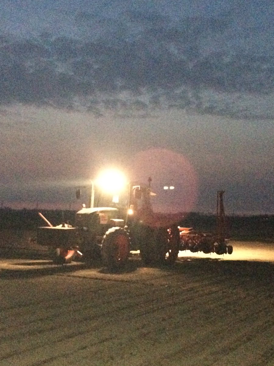 <a href="/jacobzaag/">Jacob van der Zaag</a> zijn bieten zaaien we dit jaar maar eens in donker.