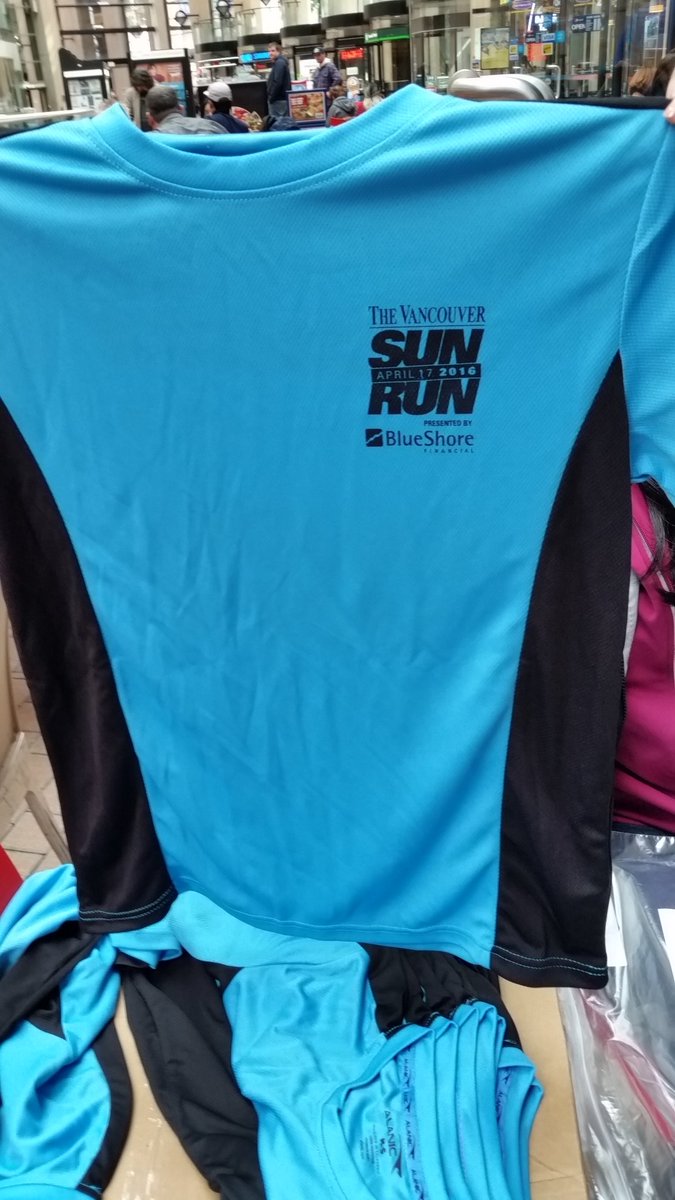 LGRoadRunners's tweet photo. The #bigreveal @VancouverSunRun #techshirts for 2016. #lookinggood https://t.co/6aCdLXpshA