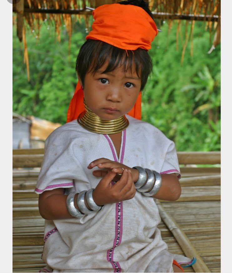 coco_milly's tweet photo. A young child wearing Neck rings https://t.co/6bkaLBGp5v