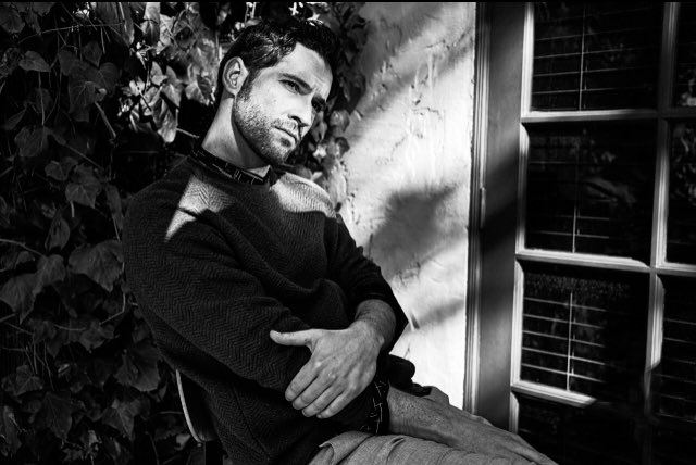 CarolineRaby's tweet photo. #TomEllis @tomellis17 
📷 #RHosh 😘 https://t.co/tjxxlnQpAg