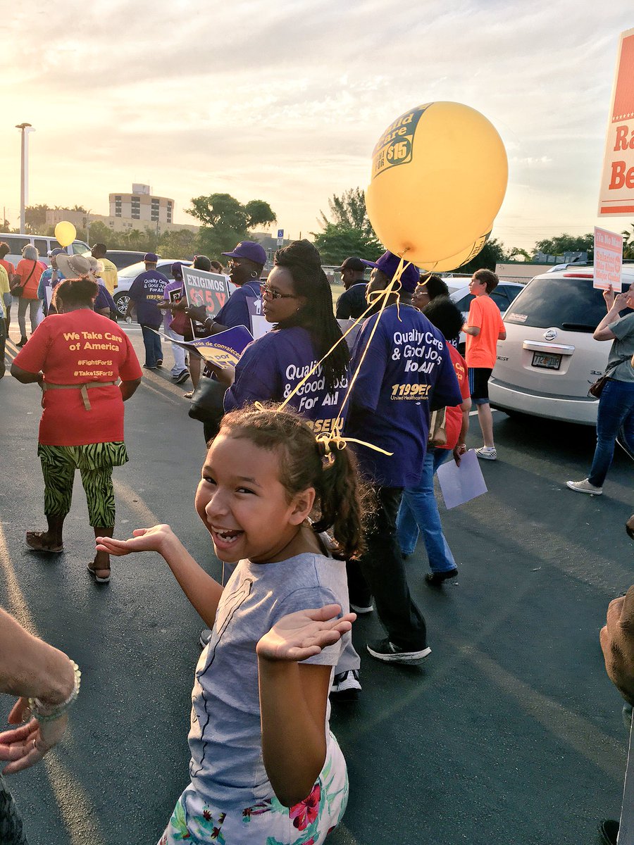 LisMarieFL's tweet photo. #Fightfor15 @seiufl @latinaglasses  @unitedfamiliesf #FLfor15 #Miamifor15  #MadreTierraKIDS #AFSCMiami https://t.co/GlRD9kZvFD