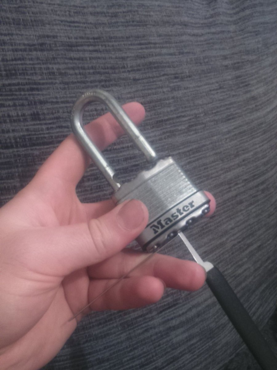 Lone_Wolf_89's tweet image. 😁 master lock picker now haha #lockpicking #southord #masterlocks #Ninja