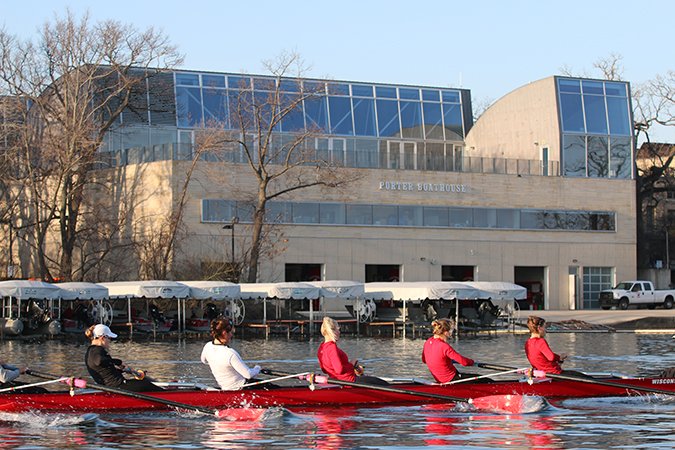 FYI - Men's team rows Saturday on Lake Mendota, all three teams next week at Devil's Lake. uwbadgers.com/news/2016/4/14…