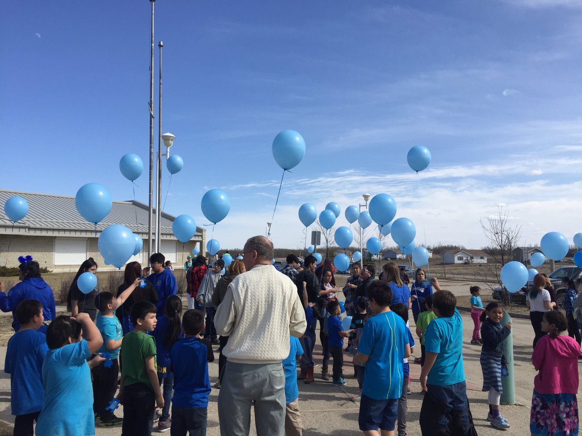 GBenjoe's tweet image. Released balloons at school for Autism #NOEC #awareness #fhqtc
