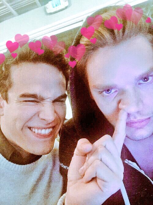 shadowhearters's tweet image. 