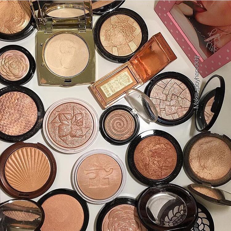 ifxckwithmakeup's tweet photo. I'm so addicted to highlighter ✨✨👸🏻 https://t.co/gFzCVJsyoe