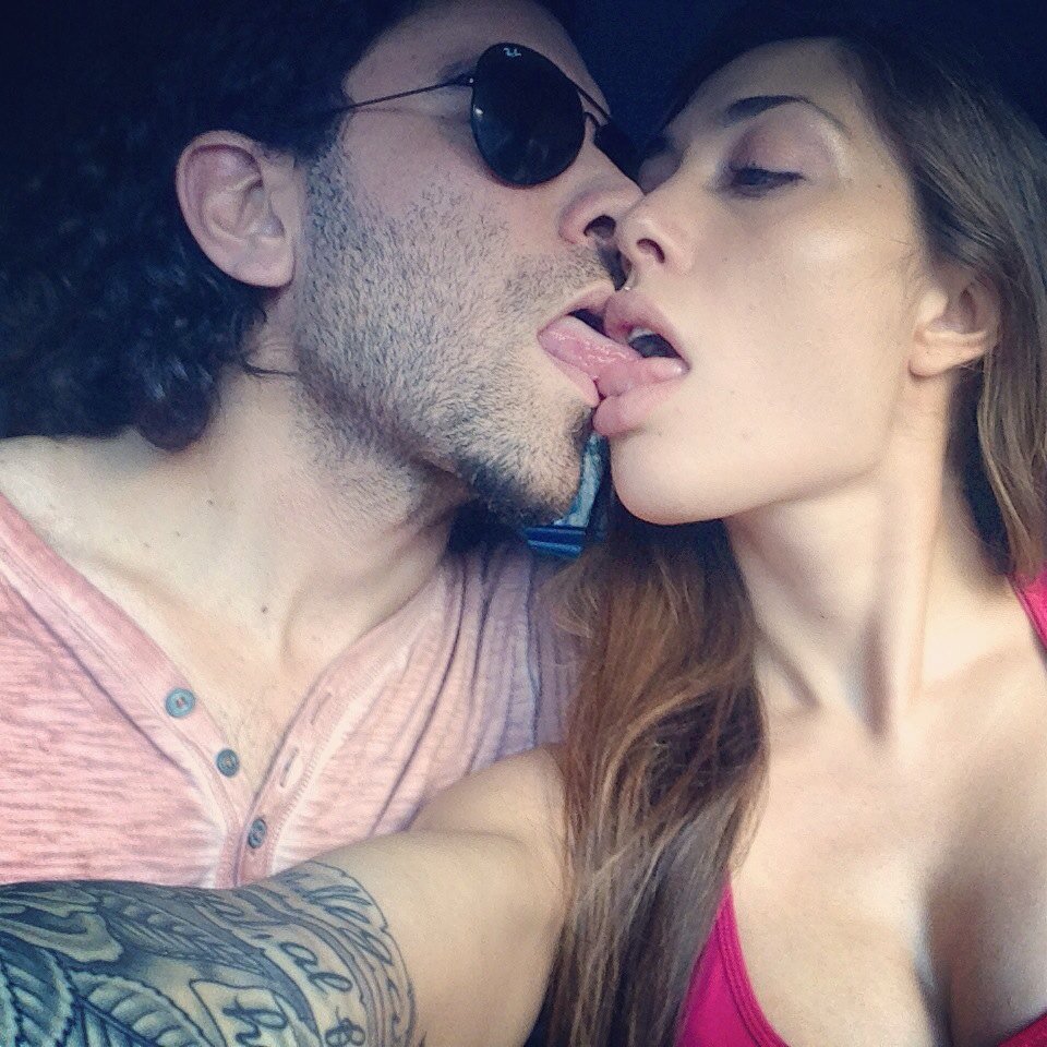 Belén Lavallén on X: #KissMe #Rock&Love t.cofVrFlDLlOP  X