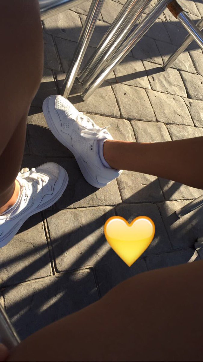 Madalina_CI's tweet photo. Y como siempre dije,todo sucede por algo💛#baes #goals #predestinadaEnLaBida #TeQuieroVida #majareMaxxx #comoRonea🎣💦💛 https://t.co/JtxXav8hSZ