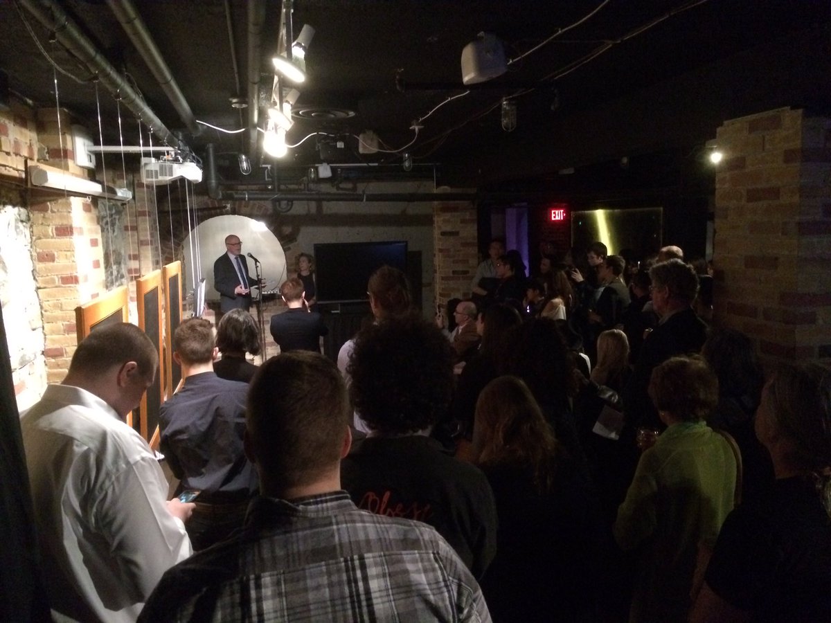 Here at <a href="/METAXVI/">META 16</a>, one of the most important events in the city to connect with emerging artists, the room is packed!
