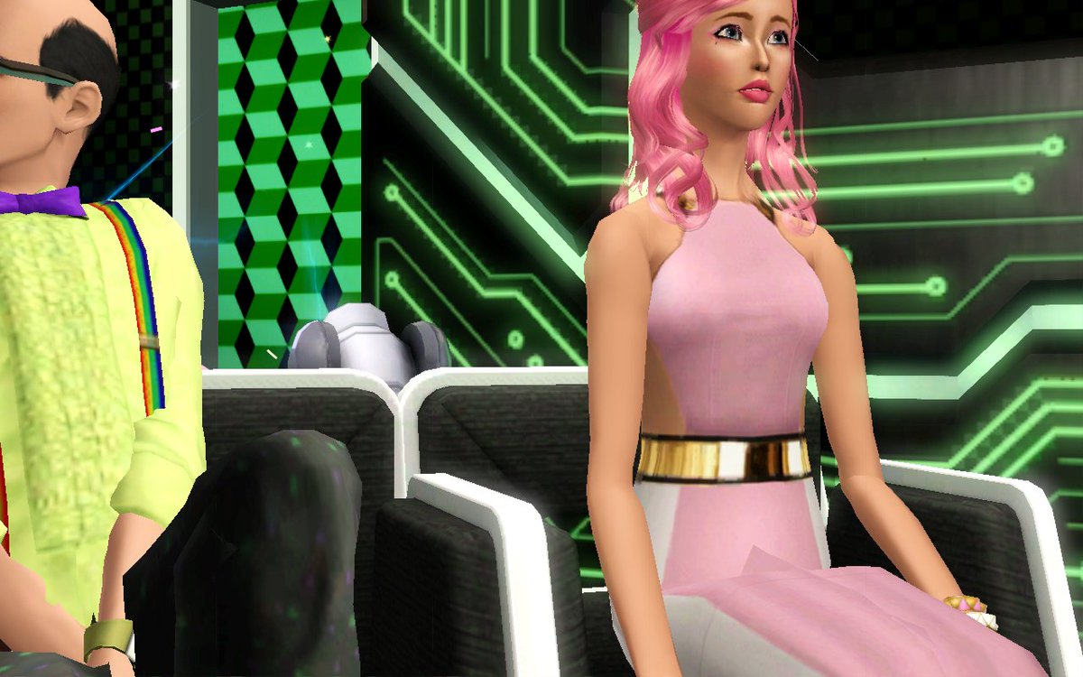 SimHermano8's tweet image. S: Loli se molestó porque yo hacía edredoning. Será envidia, que ella está a dos velis y se fustraba @ChanelComenta