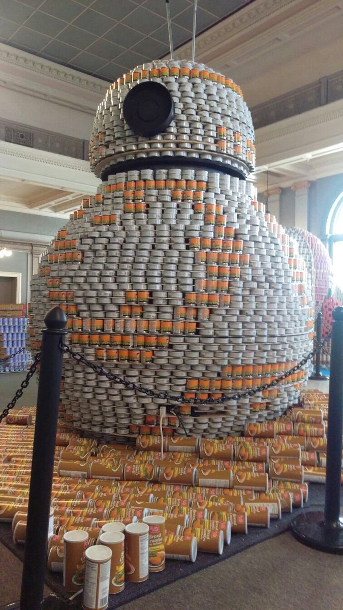 Animated <a href="/starwars/">Star Wars</a> BB-8 from food cans <a href="/canstructionla/">Canstruction LA</a> Farmers &amp; Merchants Bank 401 S Main #dtla <a href="/LAFoodBank/">LA Regional Food Bank</a>