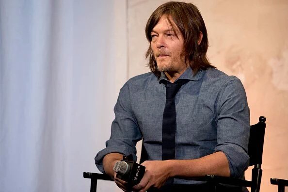 collette04's tweet photo. Looking Yummy today at @AOLBUILD talking about #SKYπ― #NormanReedus #ReedusOverload https://t.co/e3uqnMqsA7
