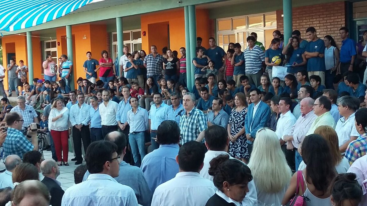 mariluleverberg's tweet photo. @udpm_misiones acompañando a @passalacquaok inauguración edificio #IEA7 #EducacionPublicayDeCalidad @ivonneaqui https://t.co/0Hb4BNCt6H