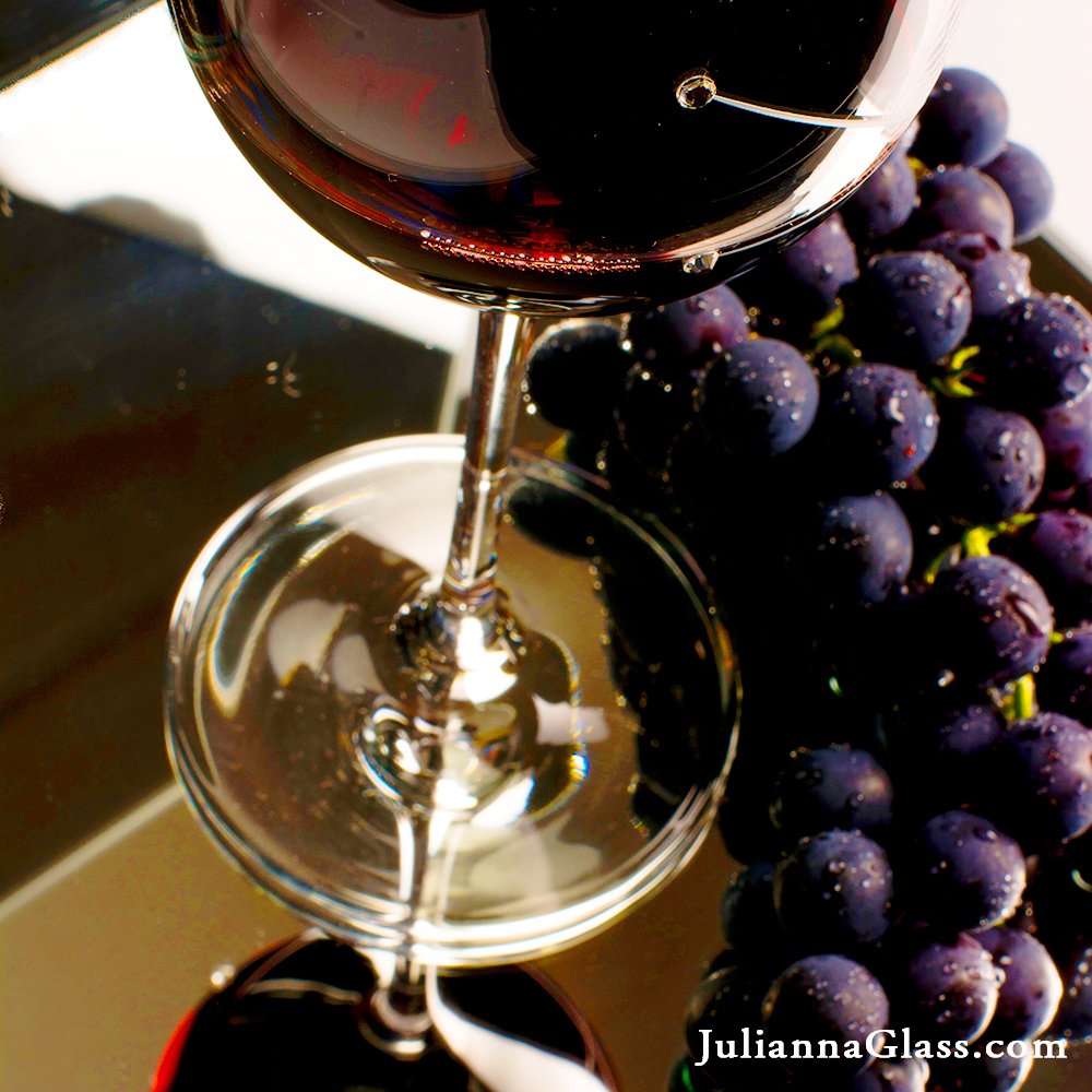 Oh #wine....with you, there is only #happiness! RT <a href="/Julianna_glass/">Anna</a> ...