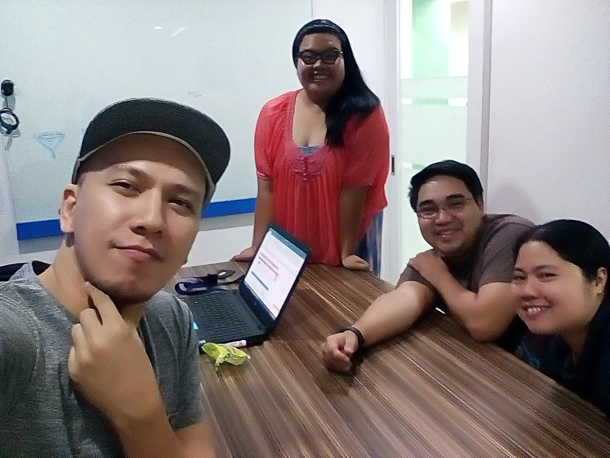 ishieboom's tweet photo. Meeting with #HYPE #FunPlanning #24HRPOExperience @cobiusblack @plane138 @Kriel4305 @24HRPO https://t.co/8jb40M6MQy