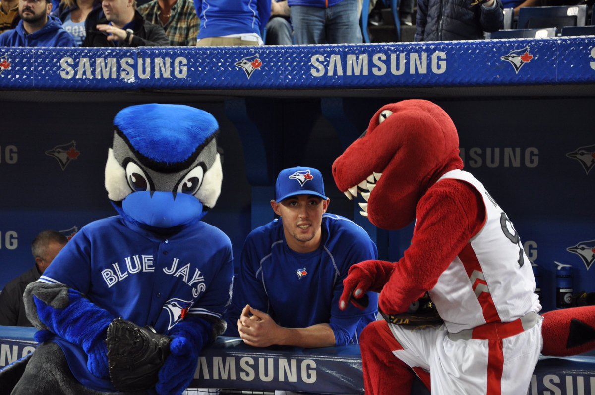 BlueJays's tweet photo. Big thanks to @the_raptor for throwing out the first pitch. Good luck to the @Raptors in the playoffs! #WeTheNorth https://t.co/pKkJLY7coM