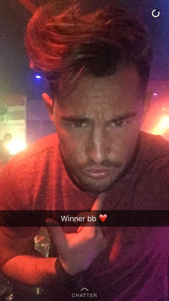 Amaanndine_'s tweet photo. Petit pensée pour @OffRemi , ramène nous la victoire 💪🏻 "#Winnerbb" #RemilieVaincra https://t.co/7yQ7t0bJsz