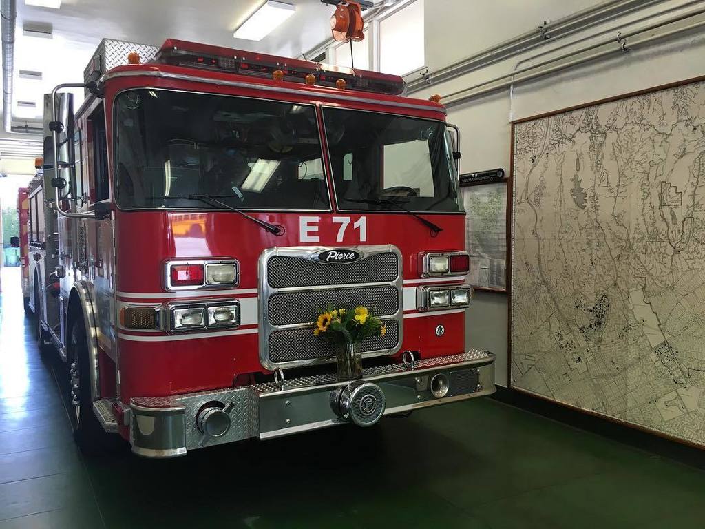 AFireStation's tweet photo. Found this cool photo, not mine Thank you for all your Services guys....#firestation71 #firetruck #firehouse #fireh… https://t.co/7ZgMXXySix