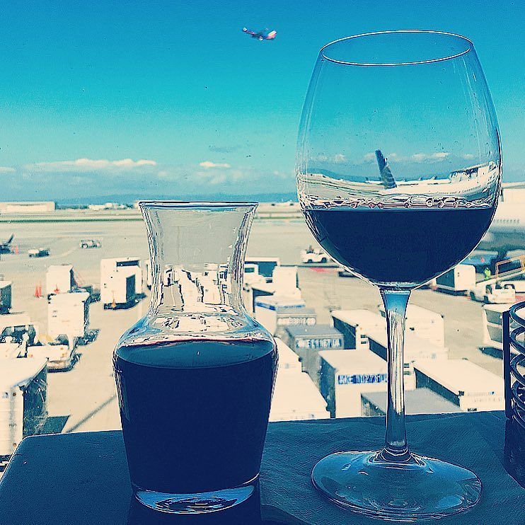 layoverlife's tweet photo. It's 5 o'clock at my departure time zone. #loophole #halfwaythere #layover #sfo #malbac #redwinedoinfine https://t.co/ME4DwObtKn