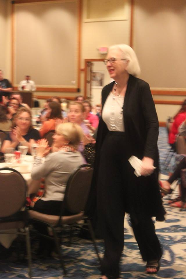 AuthorVSNelson's tweet photo. Making dreams come true @2016DDreams meeting @JAJance What a lady! https://t.co/uBZRdm7M69