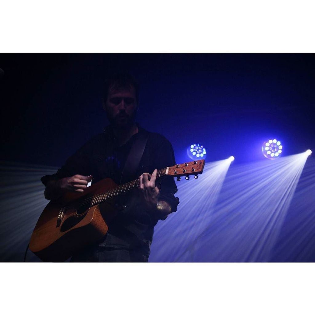 JennaTilveran's tweet photo. jumayari | https://t.co/iQ74xhzmPl | @red_passengerband en @salaprincegr para @granadaescool #redpassenger #salapr… https://t.co/YwTRZCTOdR