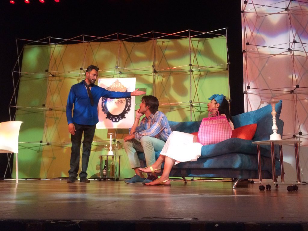 Ensayo General <a href="/SeBuscaMarido/">Se Busca Marido</a>  Estamos a un par de horas del GRAN ESTRENO en <a href="/PinalTeatro/">Teatro Silvia pinal</a> : ticketmaster.com.mx/Se-Busca-Marid…