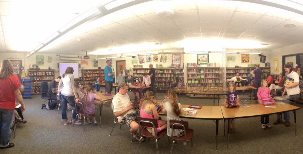 ISD200IS's tweet photo. Getting our Pinecrest families onto our curated apps. #Isd200 https://t.co/2d7exwAoON