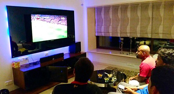 seemajaswal's tweet photo. Just got back from #LFCBVB @Zouk_Mumbai with @LFCMumbai What the *#~! just happened? #ENCORE #epic #Liverpool #LFC 🙌 https://t.co/8eHOxH2Rqs