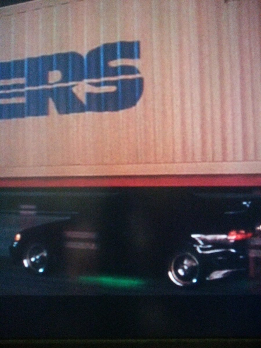 美都理an ワイスピといえば1 シビック見てアンダーネオン菅入れようか悩んだけど割るだろうと断念 8にセロン様出るとかびっくり 楽しみ Fastandfurious8 Fastandfurious ワイルドスピード T Co Urshi1baqr