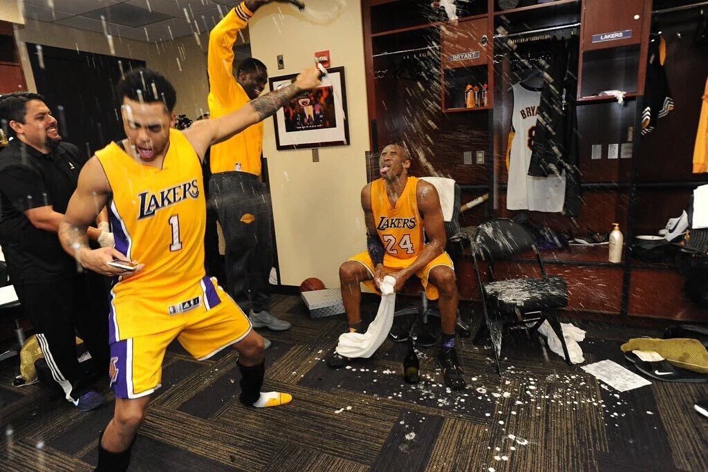 AthletePride's tweet photo. "Everything is going fine Vanessa, he just celebrating right now I'll text you if things get outta hand" https://t.co/DBBXtIAiG8