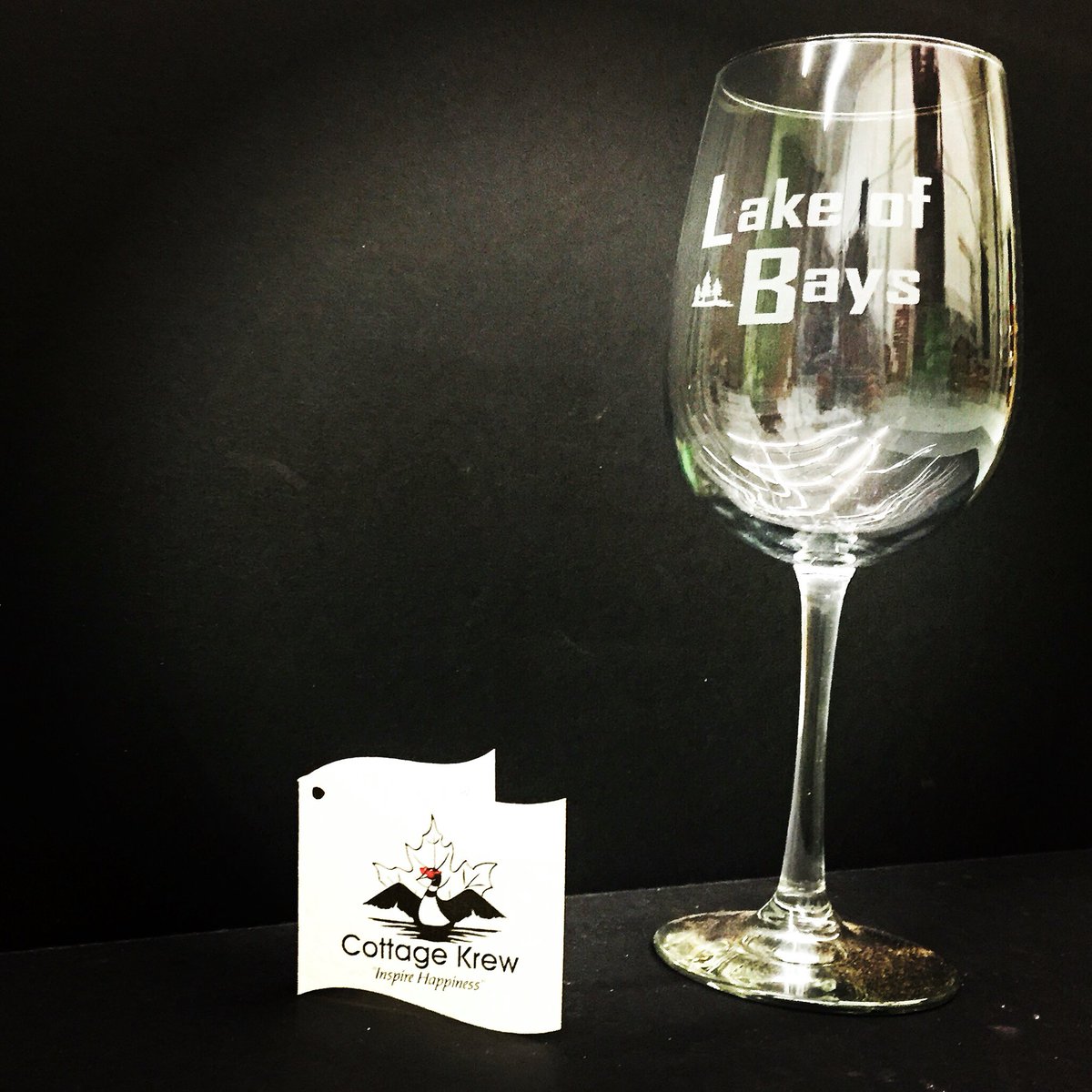 CottageKrew's tweet photo. @Realtorjayr Thanks for liking some of our pics! This one is for you. #lakeofbays #itswineo'clocksomewhere https://t.co/uUbOYGW0Ns