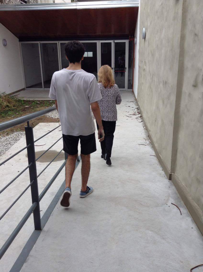 ListaX20_'s tweet photo. La directora nos mostro la cantina (que esta quedando muy buena). X20 busca tener buena relación con todos #VOTAX20 https://t.co/q7ABkDbIxR
