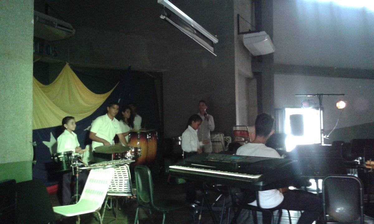 Presentación Ensamble de Percusión y Orquesta Juvenil de Punceres en el Teatro Central de Aragua de Mat. 14/04/16