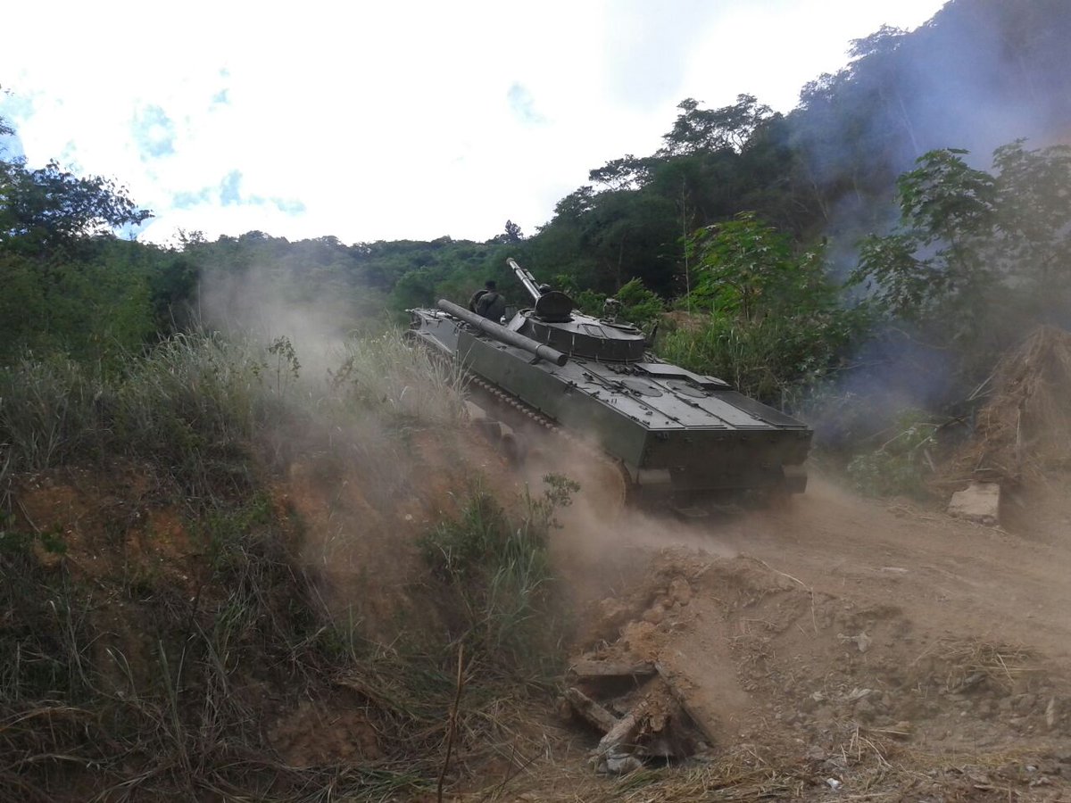 BMP-3 Vehículo militar de Infantería - Página 3 CgCwNb-WwAAzKOR