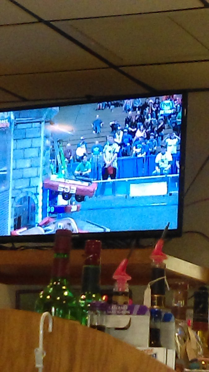 Sorry about the blurry pictures, but what a wonderful surprise to be out at dinner and see our LSSU alliance on TV!