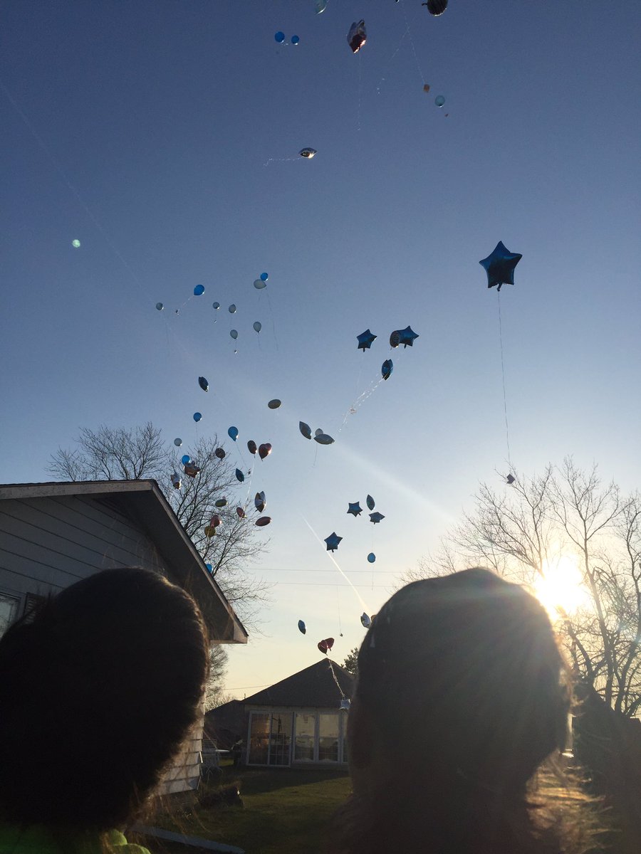 megansett99's tweet photo. I love you forever @RivardHannah #flyhighhan https://t.co/u5nErZsYhi
