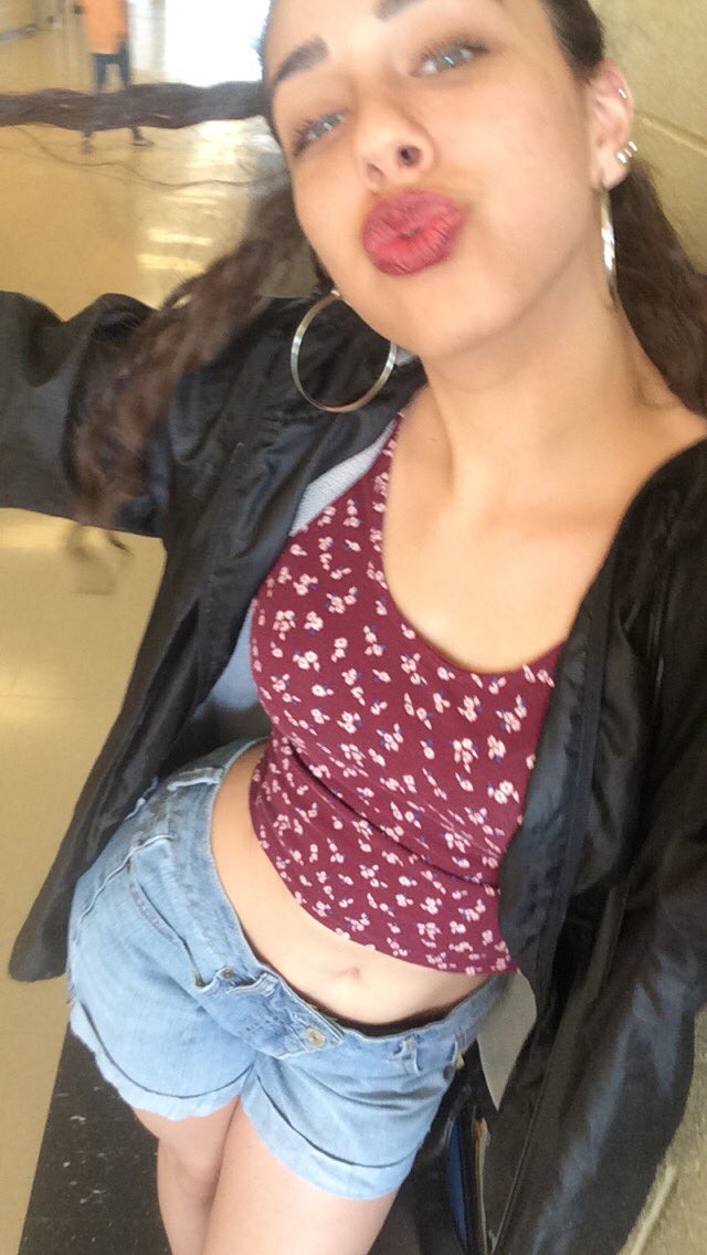 aaliyaaahd's tweet photo. & 90's day 😝🤘❤️ #cvfinale #cvspiritweek https://t.co/plZhsiOJjn