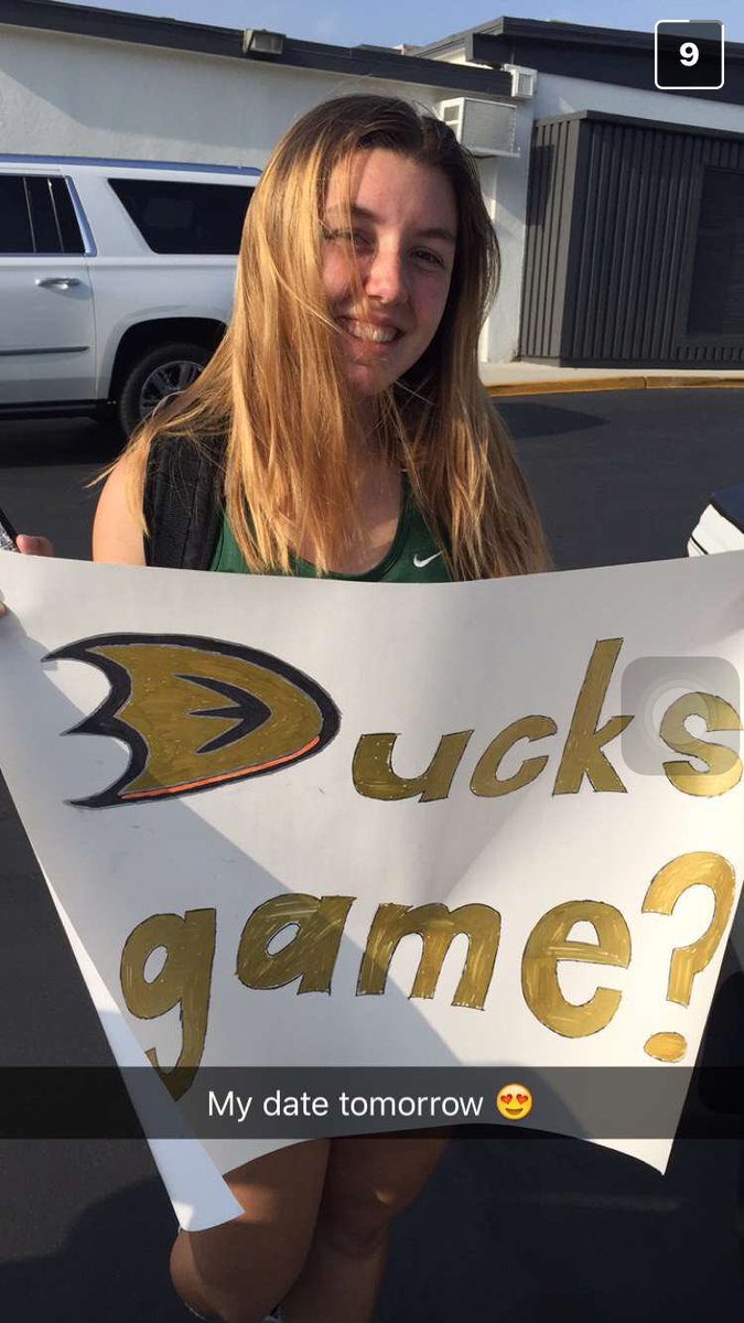 beecccssss_'s tweet photo. so i thought i was getting asked to prom .... but he asked me to the hockey game https://t.co/biXNzhHSN2