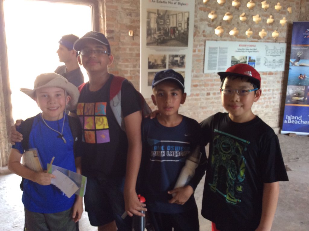 G5Students's tweet photo. #MKISES #friends #lookingforghosts https://t.co/txwi7poBpA