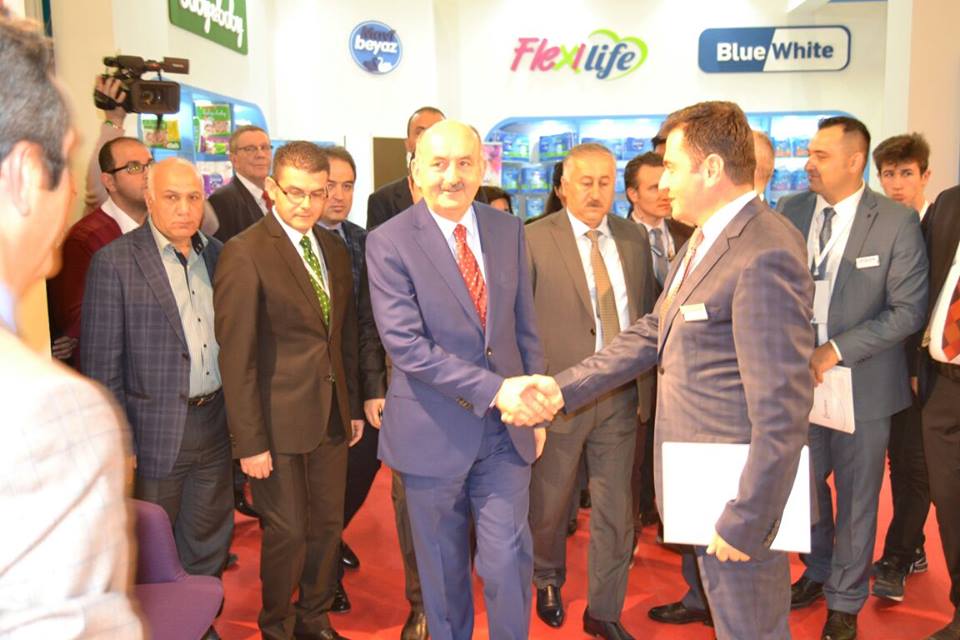 Nitrocarecomtr's tweet photo. Expomed 2016 Fuarımızda Sağlık Bakanımız Sn. Mehmet Müezzinoğlu Standımızı Ziyaret Ederken  #nitrocare https://t.co/UKeZeoZGFm