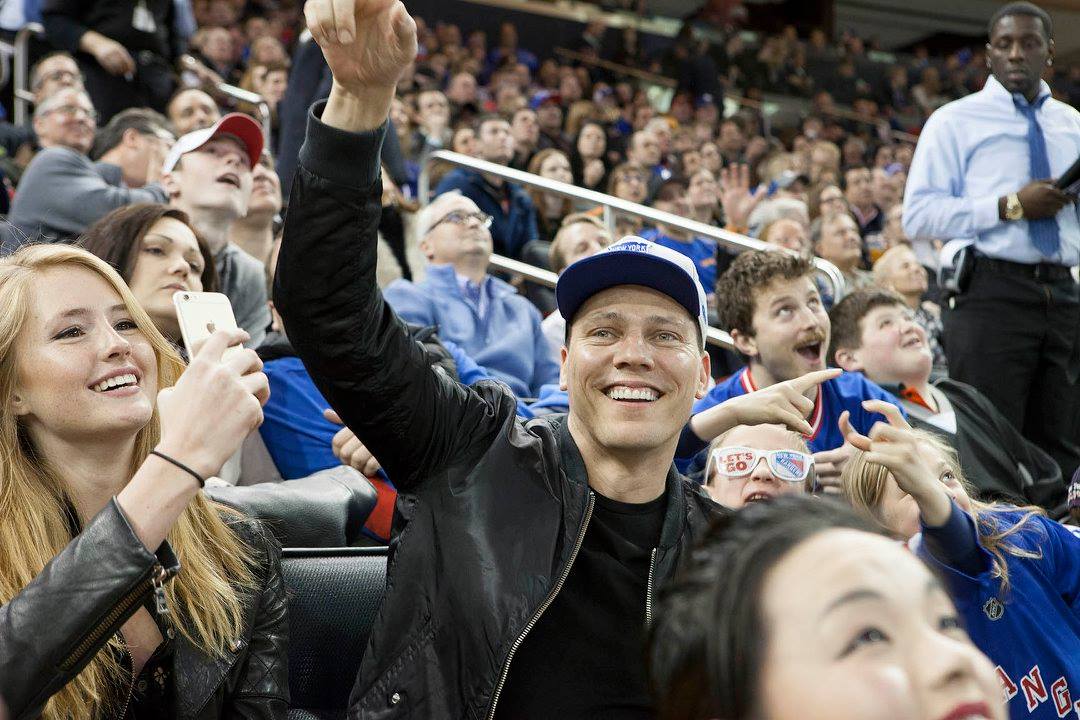 tiesto's tweet photo. #WeAreRangersTown @NYRangers https://t.co/8ibd1ZAsKh