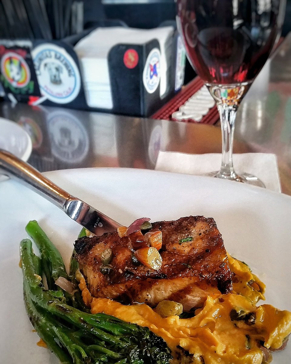 Not your average bar food thanks to the <a href="/CafeBernardoPRG/">Cafe Bernardo Midtwn</a> kitchen!
#monkeybarsac #wineanddine #sacramento #barsinsac