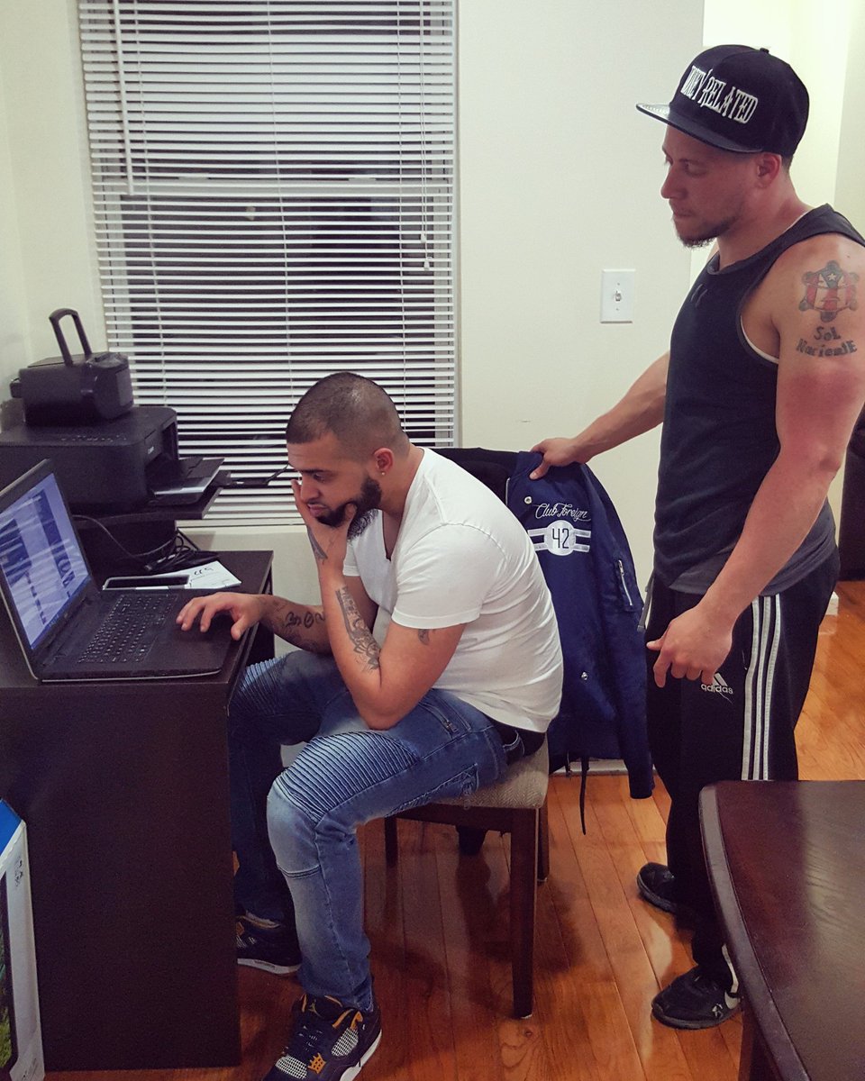 KayMoneyMalone's tweet photo. Cookin it up #KillaBars #MoneyRelated https://t.co/O78Evyg2qp