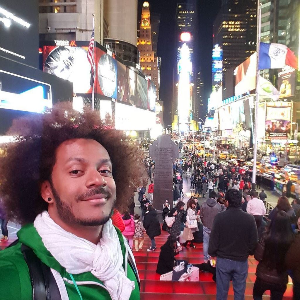 VMLatino's tweet photo. Time square
#nyc
#puravida #tico #cool #happy #motivation #dumadavid #davidduma #youcan #ican #strom #definition #โฆ https://t.co/mWt1vyxyjq