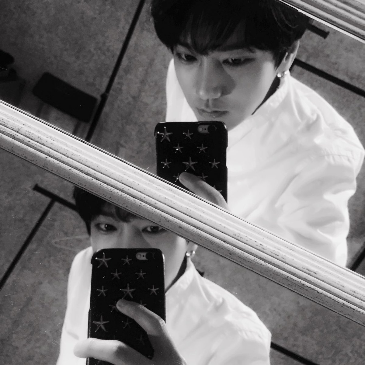 shfly3424's tweet photo. ☀️ #살짝 #더움 #Yesung #19th #문열어봐 https://t.co/QwAFKiVqyJ