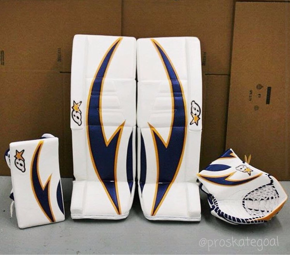 ProSkateGoal's tweet photo. How Ya liking our custom graphic Gnetik 2 pads and gloves from @goaliesonly? #PadBoner right @HockeyGoalieGF? #Duh https://t.co/EUpARPEd8E